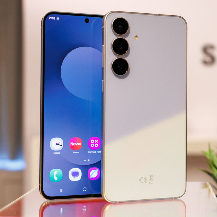 گوشی موبایل سامسونگ مدل Galaxy S25 FE دو سیم کارت ظرفیت 256 گیگابایت و رم 8 گیگابایت - ویتنام - به همراه شارژر 45 وات سامسونگ و کابل شارژ USB-C به طول 1.8 متر