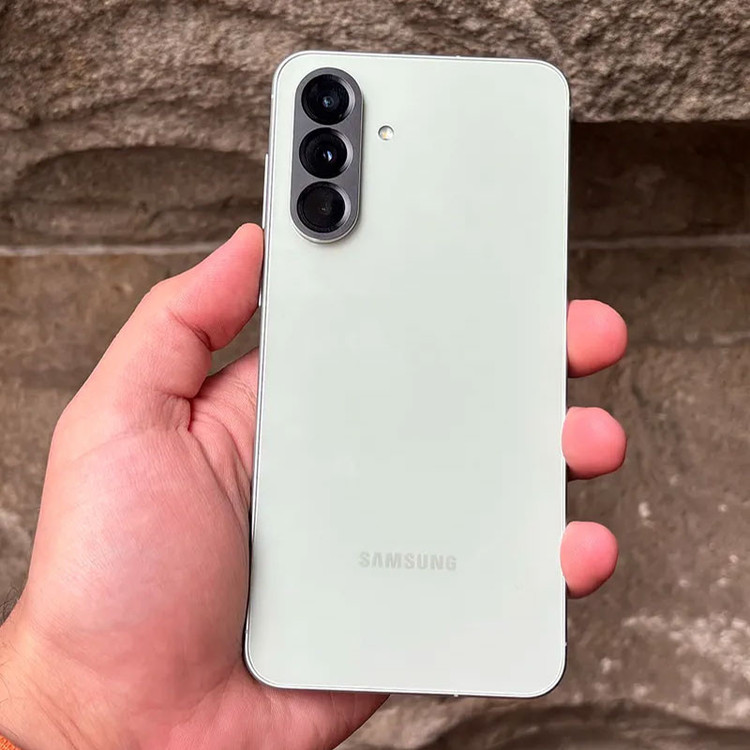 گوشی موبایل سامسونگ مدل Galaxy A56 دو سیم کارت ظرفیت 256 گیگابایت و رم 12 گیگابایت - ویتنام - به همراه شارژر 45 وات سامسونگ